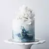Фотография торта ---vgorode--- выполненного на заказ - Свадебный торт с цветами и морской росписью от Choco-plaza